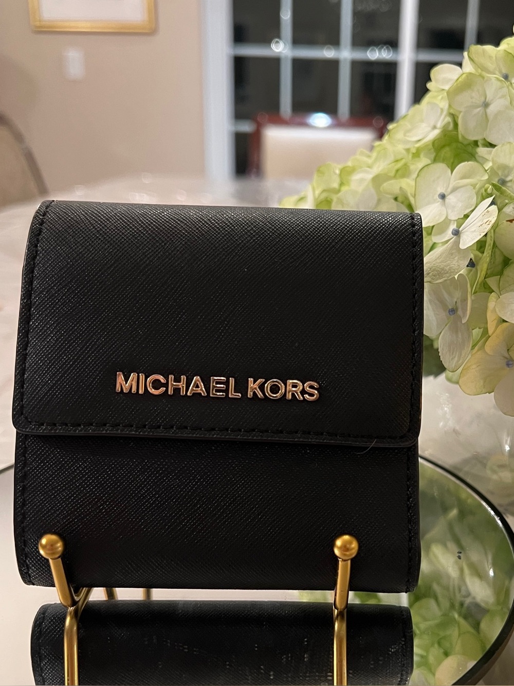 MICHAEL KORS BLACK SAFFIANO LEATHER TRIFOLD WALLET GOLD LOGO ZIP COIN POCKET